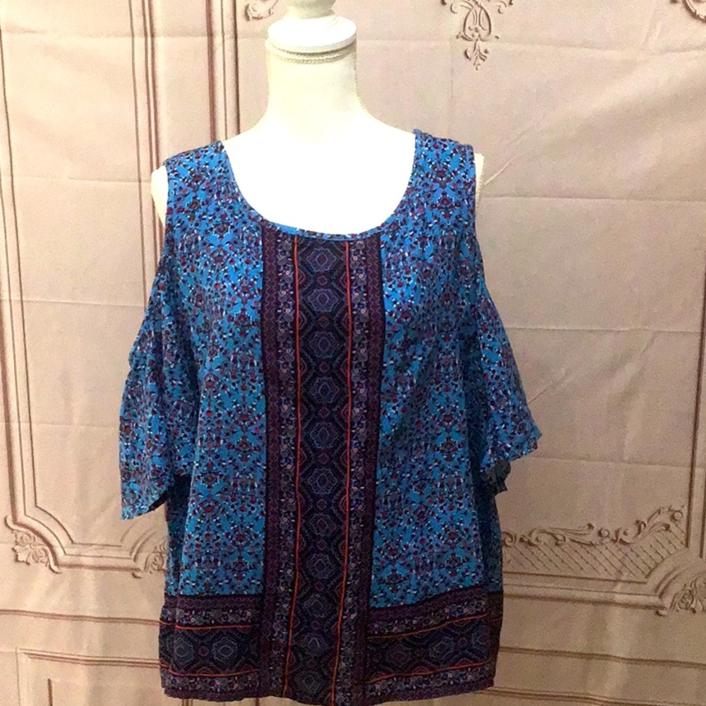 Cold Shoulder Woman’s Top